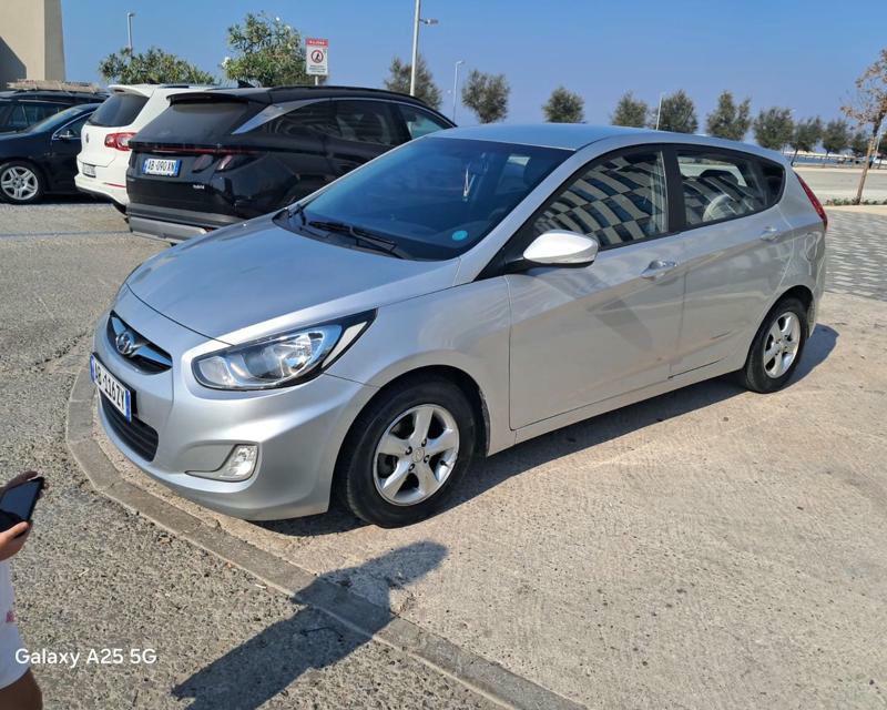 Hyundai Accent 2012
