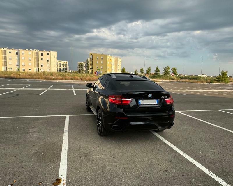 BMW X6 2011