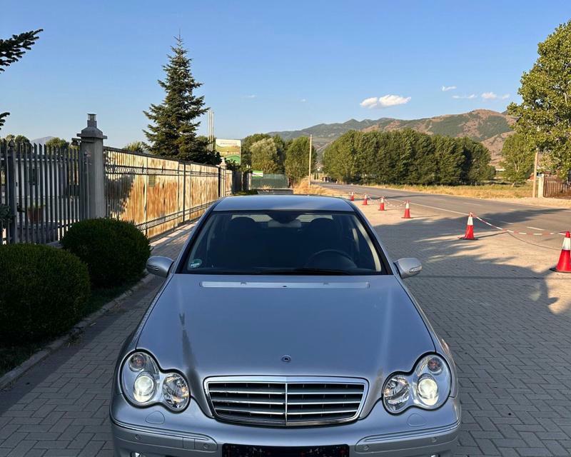 Mercedes-Benz C-Class 2005