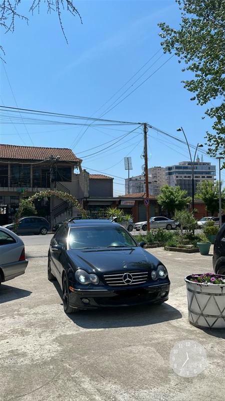 Mercedes-Benz C-Class 2005