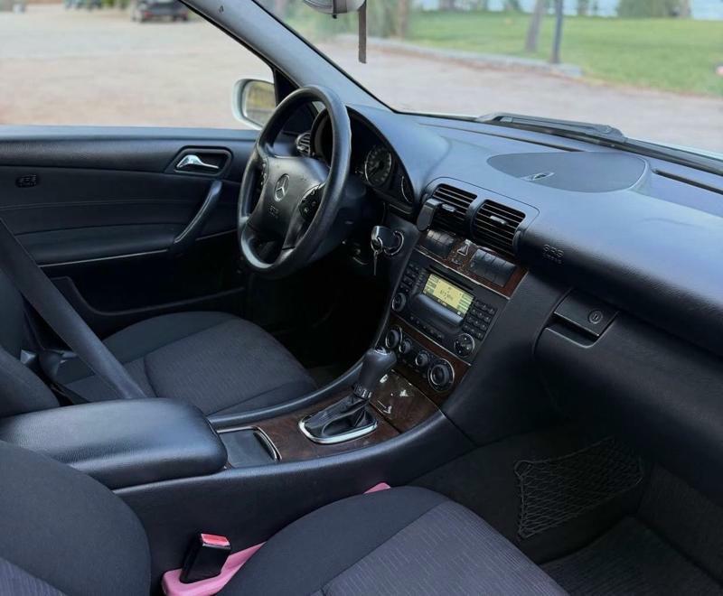 Mercedes-Benz C-Class 2005