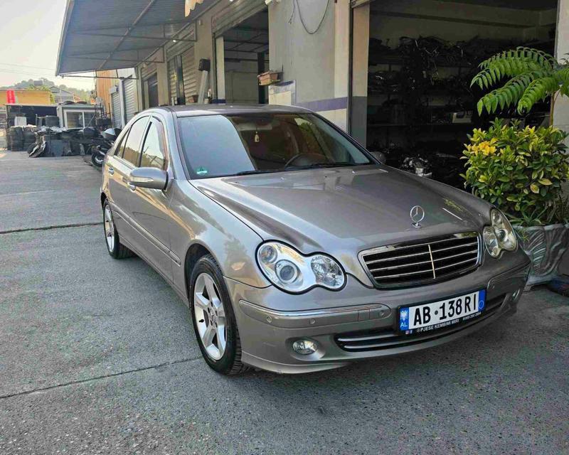 Mercedes-Benz C-Class 2005