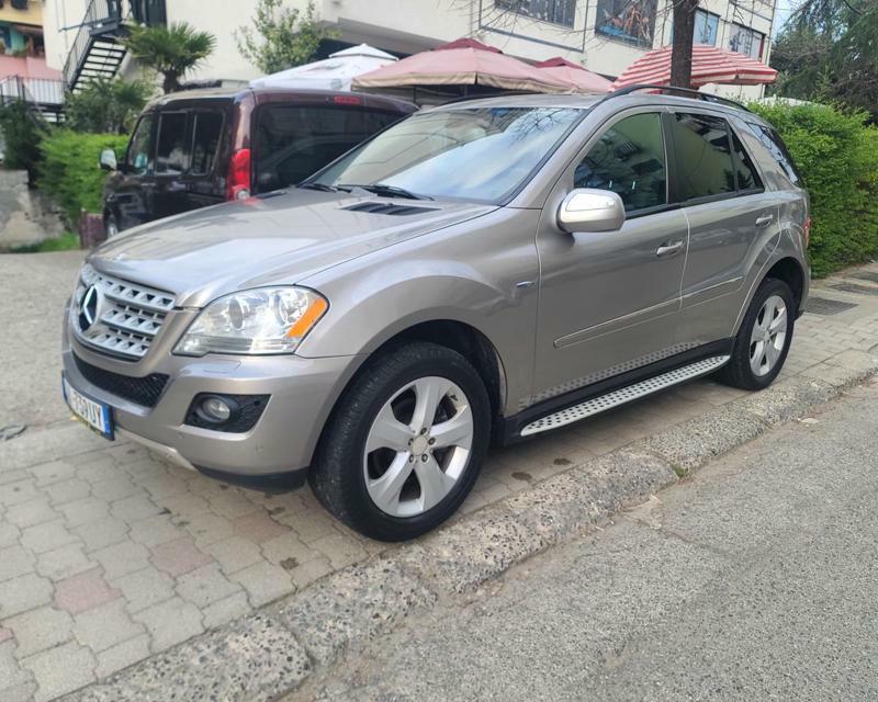 Mercedes-Benz ML-Class 2010