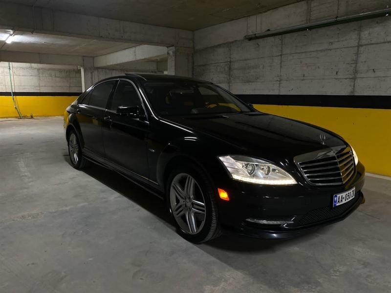 Mercedes-Benz S-Class 2012