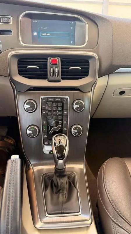 Volvo V40 2015