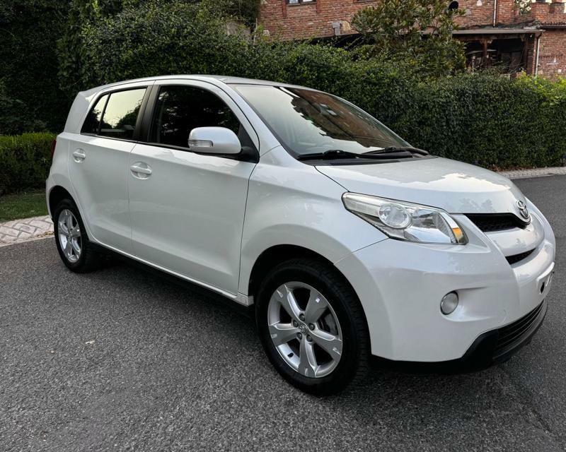 Toyota Urban Cruiser 2011