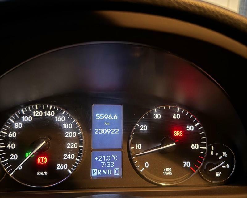Mercedes-Benz C-Class 2005