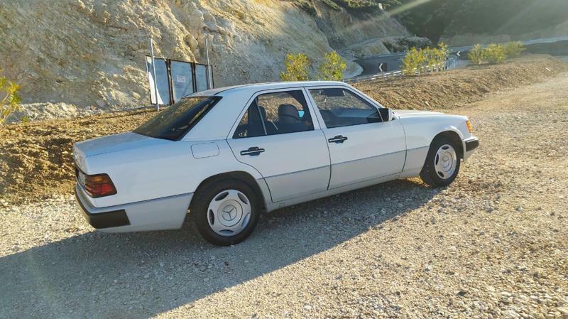 Mercedes-Benz E-Class 1992