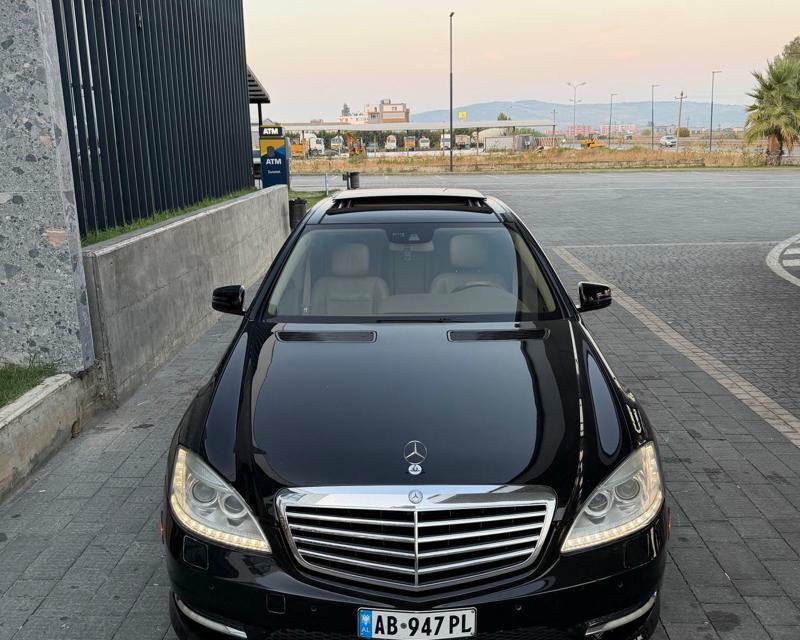 Mercedes-Benz S-Class 2011