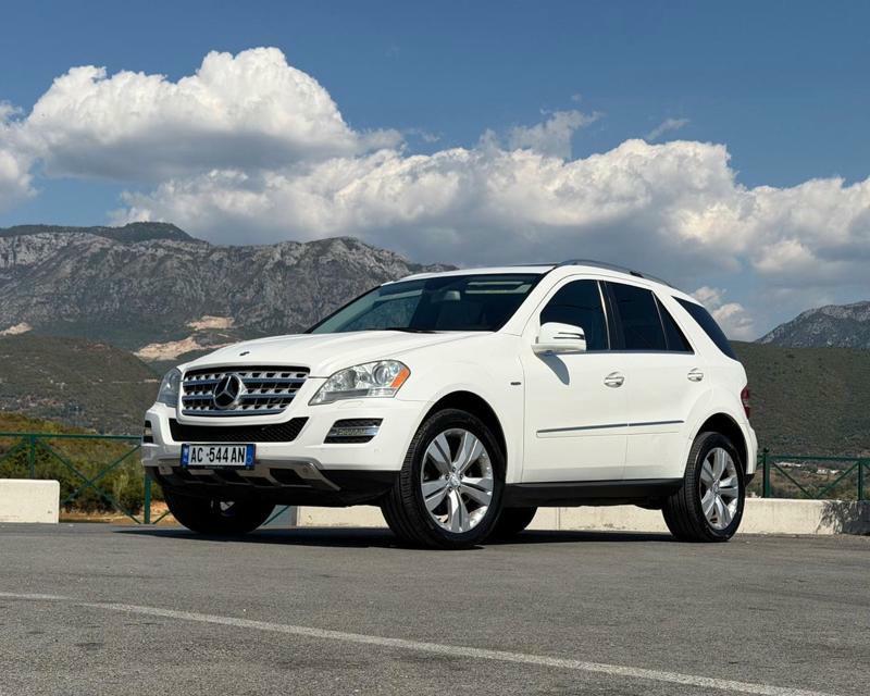 Mercedes-Benz ML-Class 2011