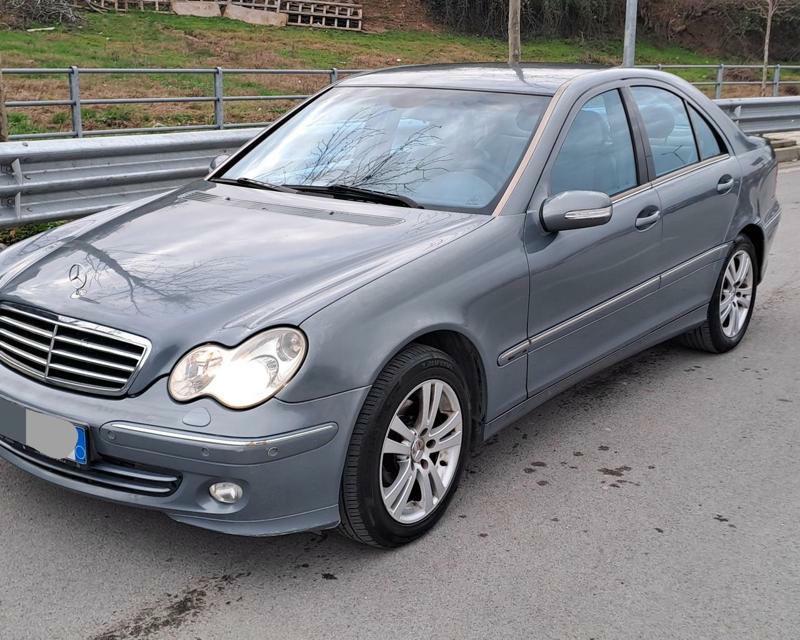 Mercedes-Benz C-Class 2005