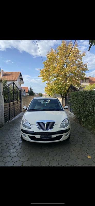 Lancia Ypsilon