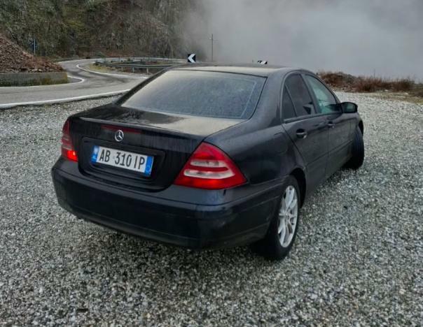 Mercedes-Benz C-Class 2004
