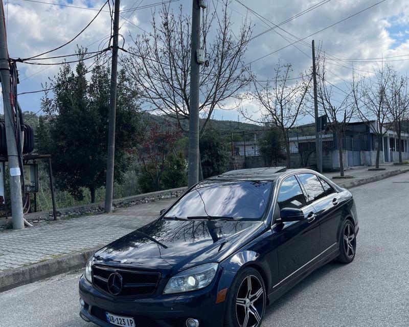 Mercedes-Benz C-Class 2011